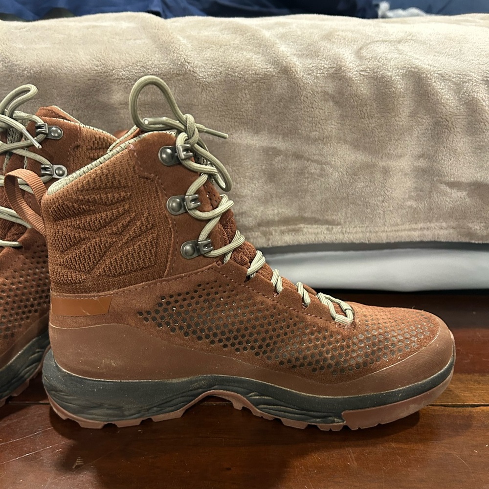 Vasque Torre AT GTX Hiking Boots Sz 9.5 - Picture 8 of 11
